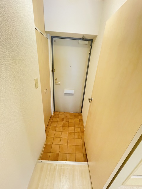 ロイヤルコートの玄関写真