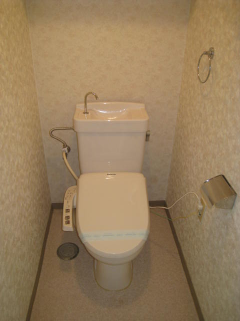 トイレ　※写真は別のお部屋のものです。現況を優先させて頂きます。