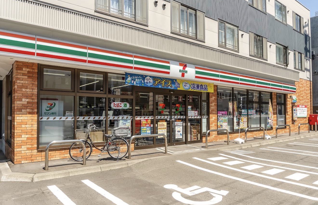 コンビニ　セブンイレブン札幌北22条店（コンビニ）まで174m