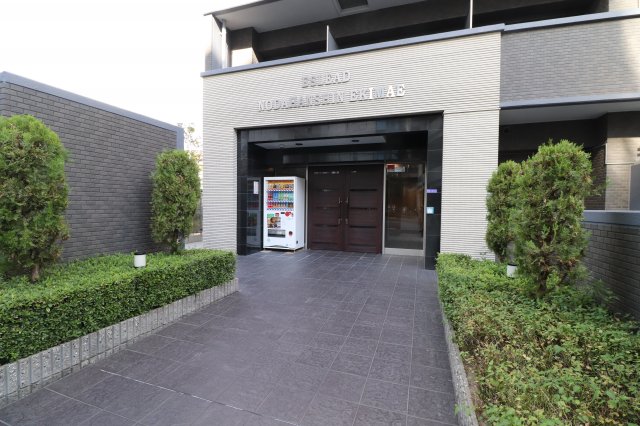 エスリード野田阪神駅前の外観写真