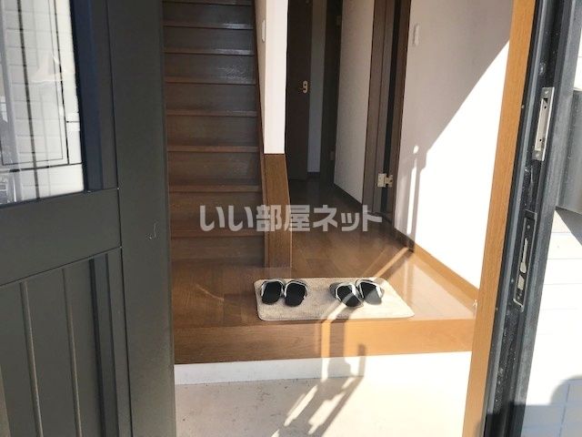 ＪＲ東海道本線 愛野駅 徒歩53分 2階建 築27年の玄関写真