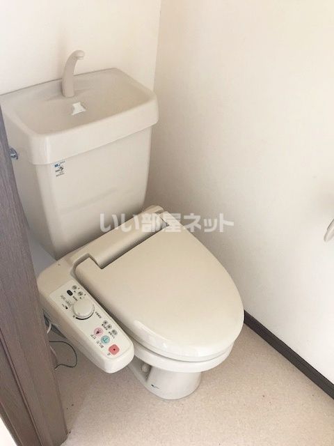 ＪＲ東海道本線 愛野駅 徒歩53分 2階建 築27年のトイレ写真