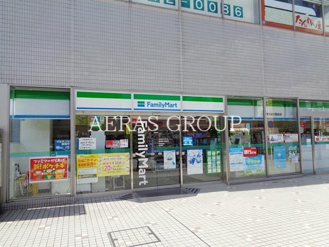 コンビニ　ファミリーマート横浜星川駅前店（コンビニ）まで143m