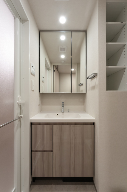 洗面設備　※写真は同タイプ住戸です。