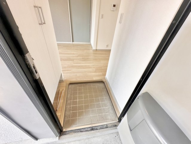 近鉄南大阪線 高鷲駅 徒歩12分 2階建 築32年の玄関写真