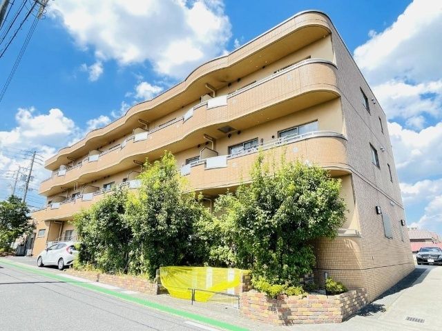 建物外観　重厚間のあるタイル張りマンション