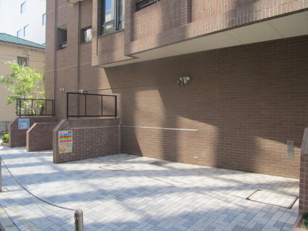 ライオンズマンション神戸栄町通の外観写真