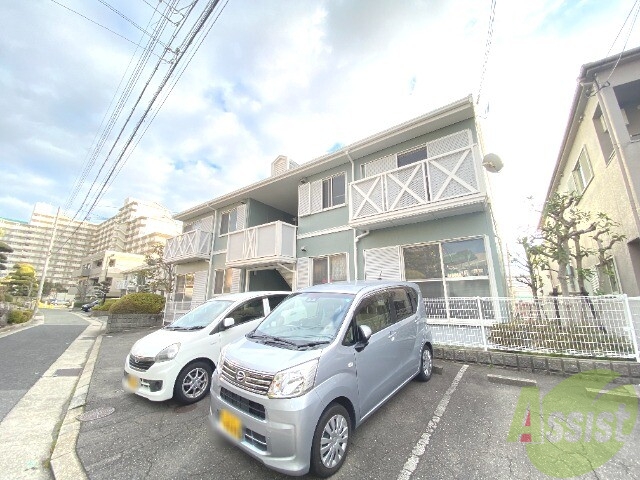 神戸市垂水区本多聞のアパートの建物外観