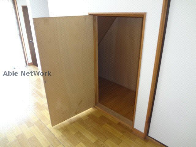 その他部屋・スペース　階段下収納