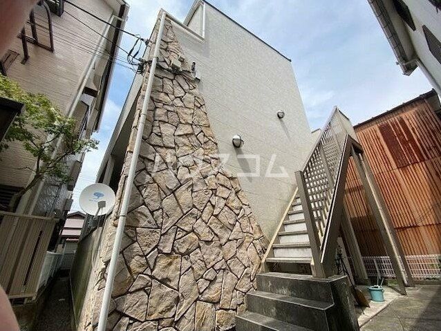 神奈川県横浜市磯子区滝頭２（アパート）の賃貸物件の外観