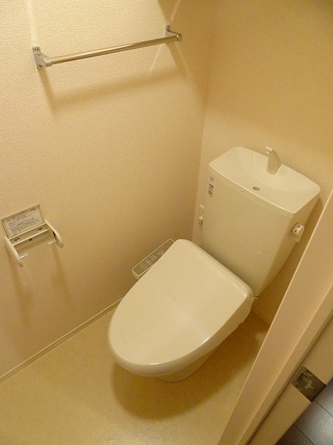 ＪＲ大村線 竹松駅 徒歩26分 2階建 築9年のトイレ写真