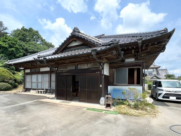 石岡市根当戸建の建物外観