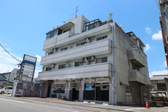 京都市南区東九条西山町のマンションの建物外観