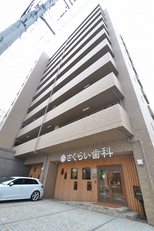 広島市中区舟入川口町のマンションの建物外観