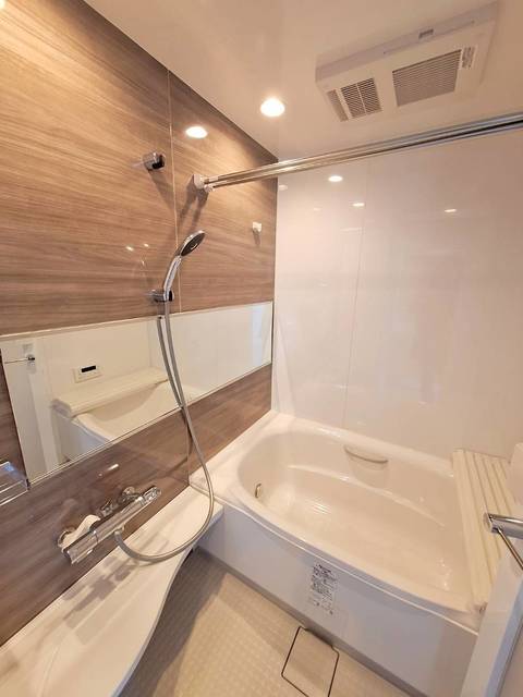 バス・シャワールーム　追焚・暖房乾燥機能付きバスルーム