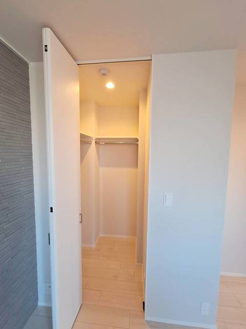 収納　広々としたウォークインクローゼット