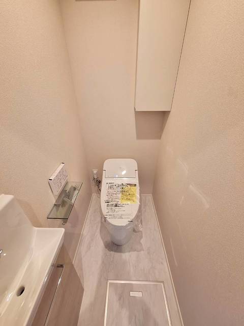 トイレ　トイレは嬉しい温水洗浄便座