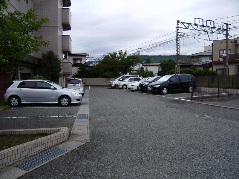 【信濃吉田駅３分メゾンドール吉栄の駐車場】