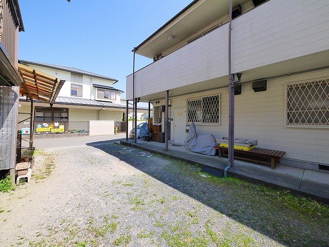 【木津川市加茂町里のアパートの駐車場】