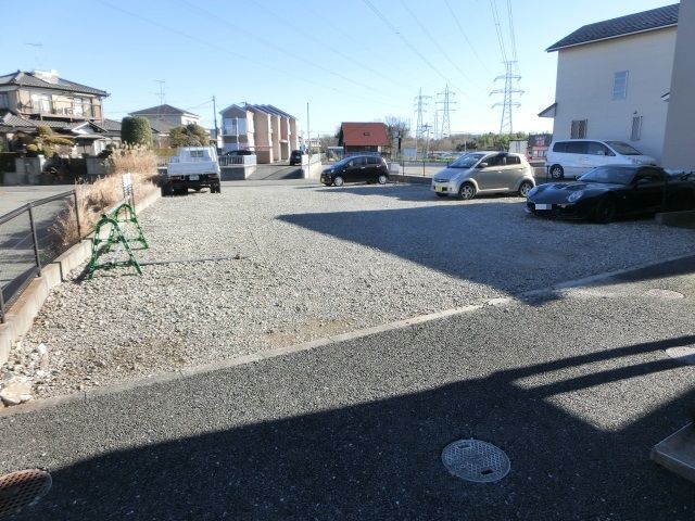 【市原市山田橋のアパートの駐車場】