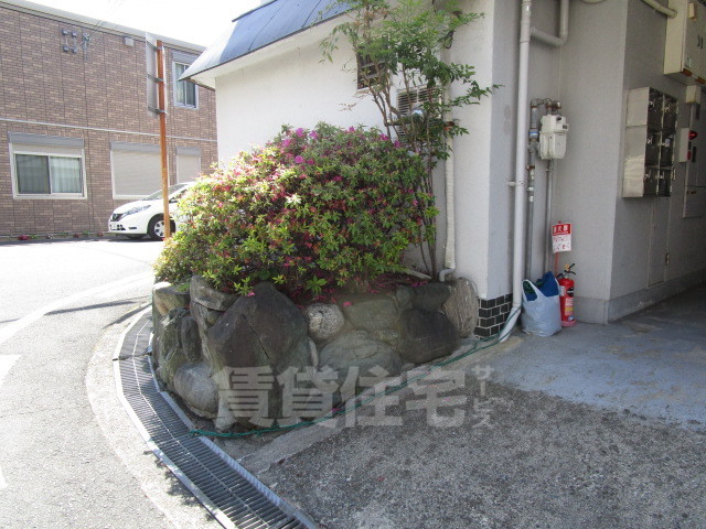 【茨木市総持寺駅前町のマンションのエントランス】