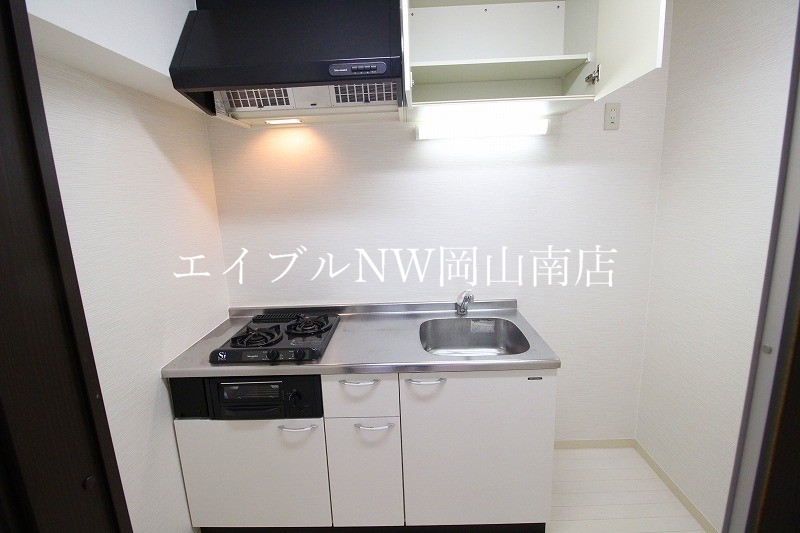 【岡山市北区下石井のマンションのキッチン】