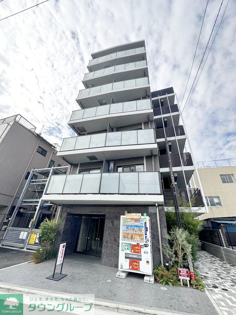 【横浜市神奈川区大口通のマンションの建物外観】