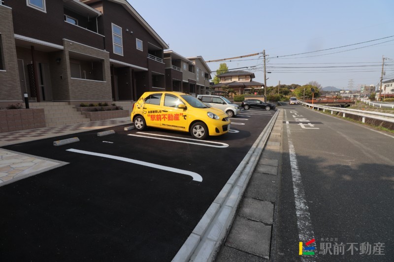 【筑紫野市原田のアパートの駐車場】