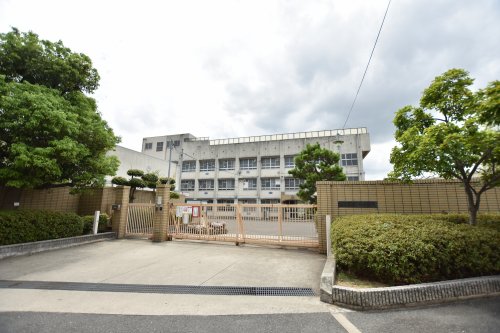 【堺市中区深井北町のアパートの小学校】