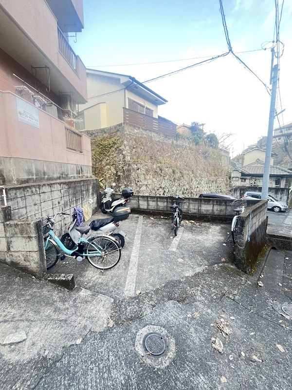 【鹿児島市唐湊のマンションの駐車場】