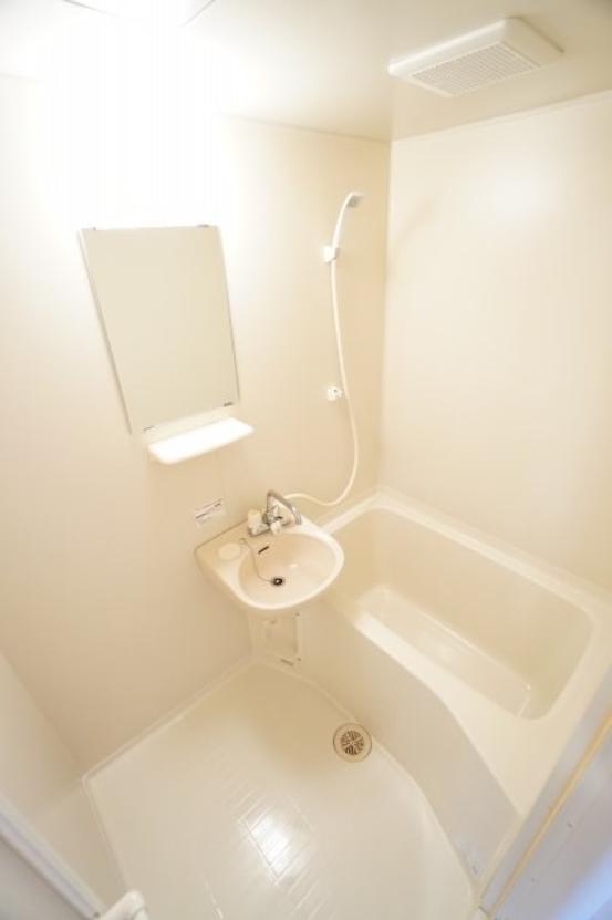 バス・シャワールーム　※同物件・同タイプの写真です。