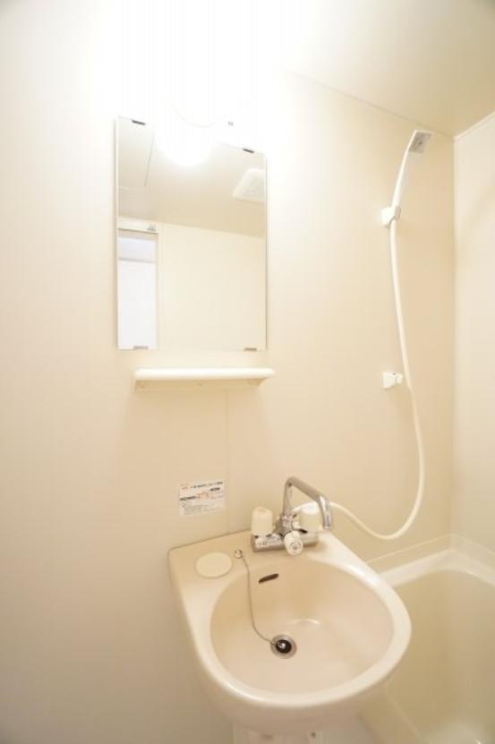 洗面設備　※同物件・同タイプの写真です。
