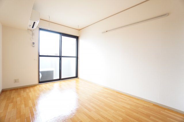 居室・リビング　※同物件・同タイプの写真です。