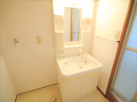 洗面設備　脱衣スペースもあります