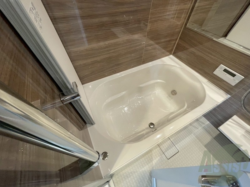 バス・シャワールーム　お風呂になります。一日の疲れを癒してくださいね。