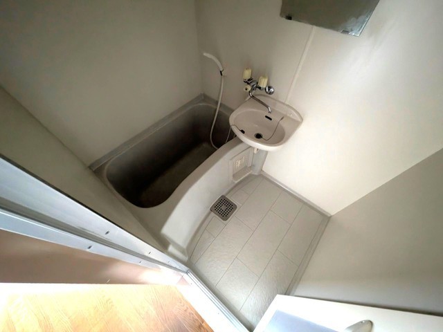 バス・シャワールーム　他号室の写真です