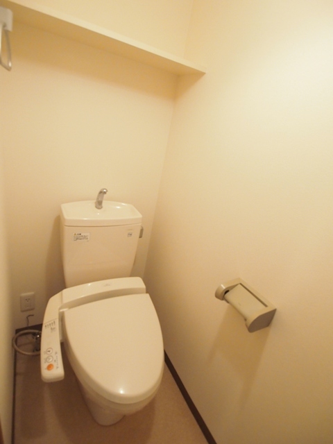 トイレ　写真は反転タイプのお部屋です