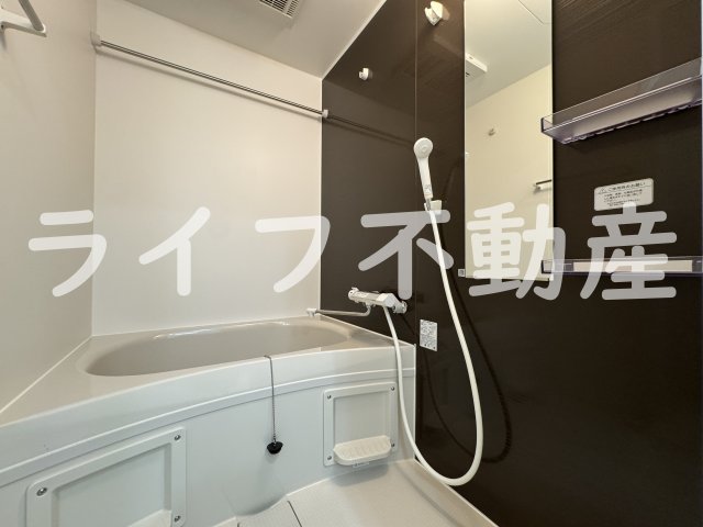 バス・シャワールーム　コンパクトで使いやすいお風呂です