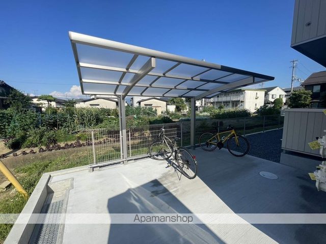 コンビニ　ファミリーマート（コンビニ）まで354m