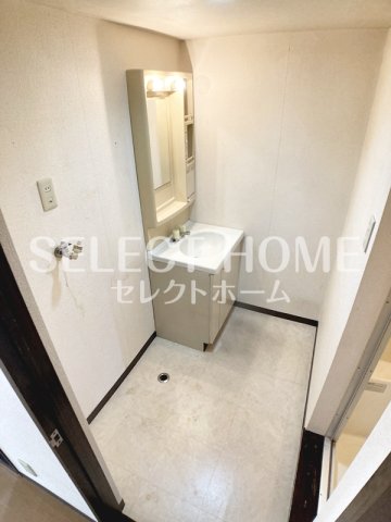 洗面設備　独立洗面台で身支度をすべて済ませてしまいましょう