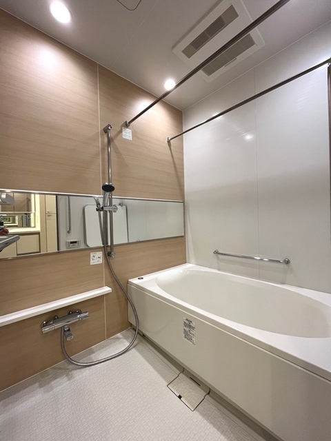 バス・シャワールーム　※写真は同タイプ住戸です。