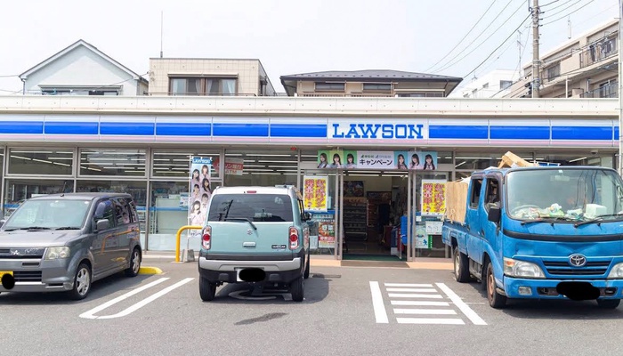 コンビニ　ローソン（コンビニ）まで300m