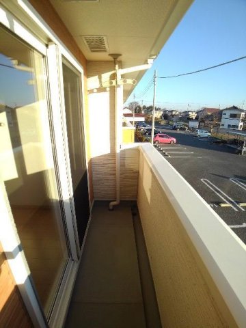バルコニー　開放的で明るい空間を演出してくれるバルコニーです