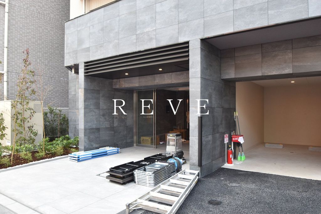 建物外観　駐車場