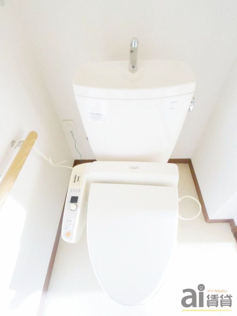 トイレ　※同仕様写真