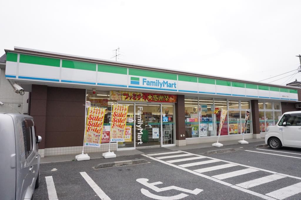 コンビニ　ファミリーマート 越谷赤山三丁目店（コンビニ）まで432m