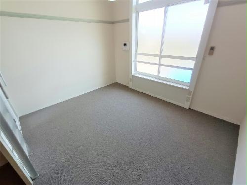 居室・リビング　家電・家具無のお部屋です。