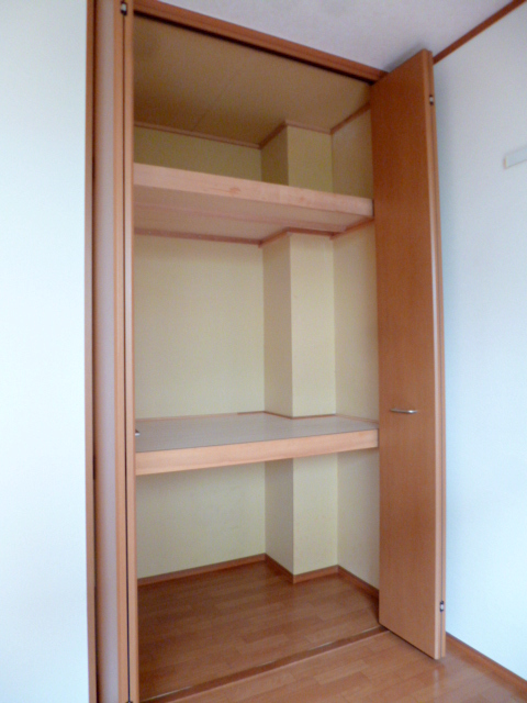 収納　★天井から床まで、奥行きもある収納です♪