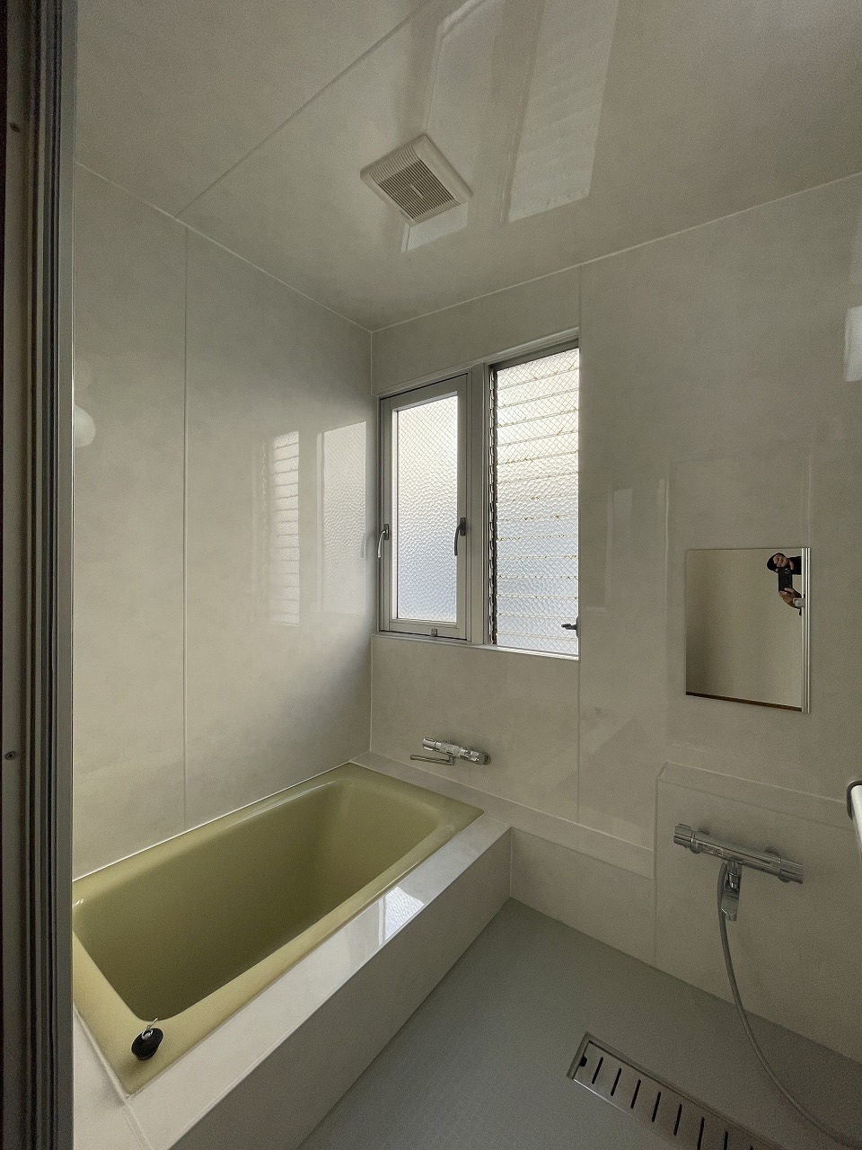 バス・シャワールーム　浴室は壁や床をリメイク