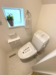 トイレ　1階トイレ☆